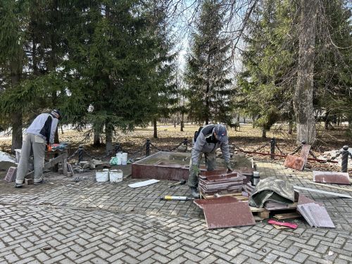 В Лаишево началось обновление памятника труженикам тыла