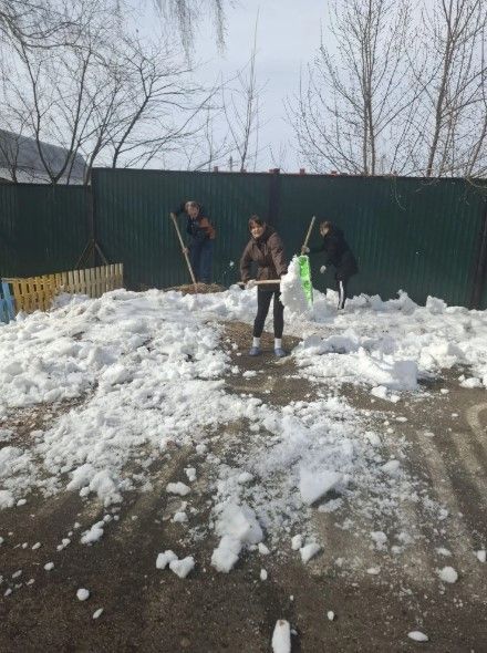 В Лаишево чистота начинается не с трибуны, а с метлы в руках