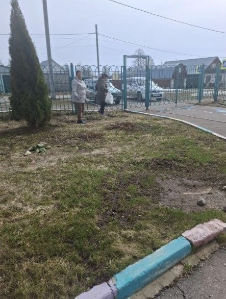 В Лаишево чистота начинается не с трибуны, а с метлы в руках