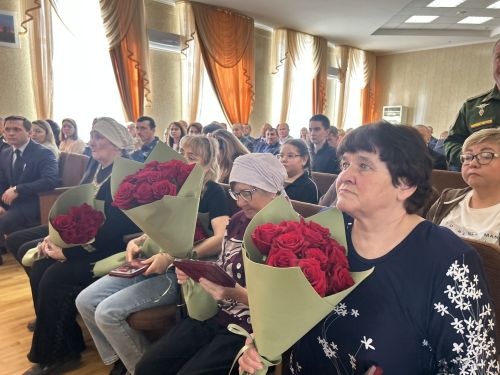 В Лаишево глава района вручил награды семьям погибших в СВО героев
