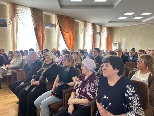 В Лаишево глава района вручил награды семьям погибших в СВО героев
