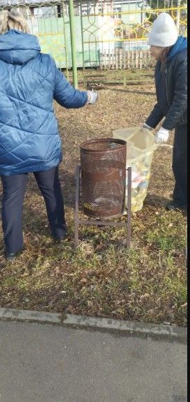 В Лаишево чистота начинается не с трибуны, а с метлы в руках