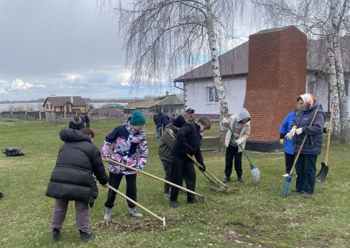 Весенние праздники в Лаишевском районе встречают генеральной уборкой