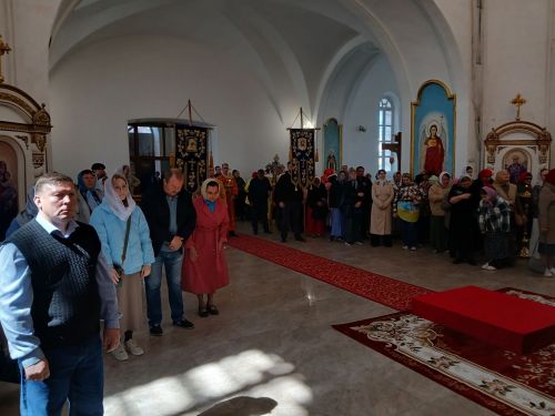 В Троицком соборе Лаишево прошла торжественная литургия с участием митрополита Кирилла