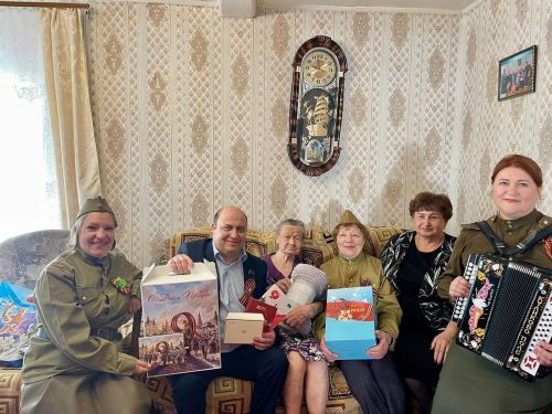 Лаеш районында бер ветеран һәм тыл хезмәткәре дә игътибардан читтә калмады.