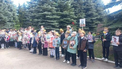 Ученики Габишевской школы почтили память героев в День Победы