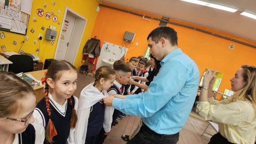 Ышанасызмы, юкмы: Лаешта чын дөнья сәяхәтчесе һәм легендар шәхес балаларны таң калдырган!