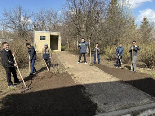 Лаеш районында Беренче майны хезмәт десанты белән каршы алдылар