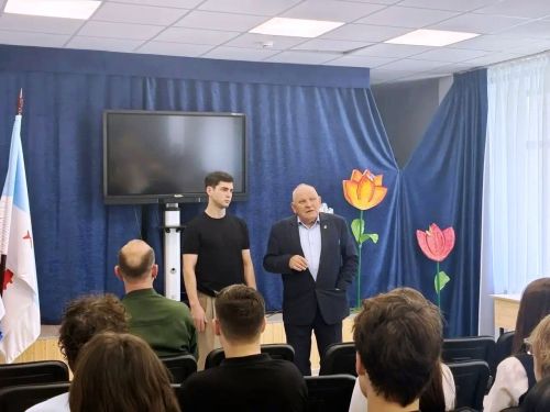 Старший лейтенант Булат Калимуллин — пример для школьников