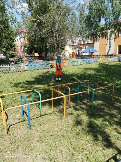 Лаишевские улицы и дворы украшаются цветами