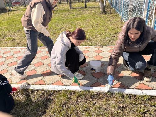 Команда «Движения Первых» Лаишевского района наводит порядок на подшефной территории