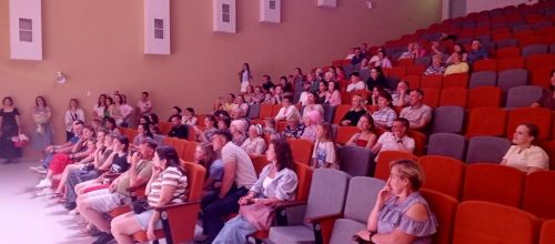 Музыкальный полет: состоялся яркий отчет детских вокальных студий «Королёк» и «Колибри»