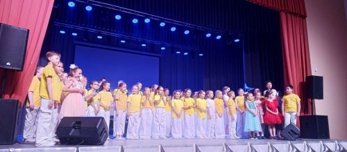 Музыкальный полет: состоялся яркий отчет детских вокальных студий «Королёк» и «Колибри»