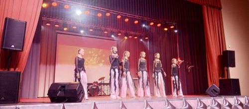 Музыкальный полет: состоялся яркий отчет детских вокальных студий «Королёк» и «Колибри»