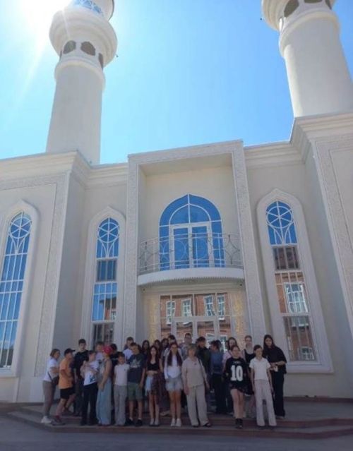 Ульяновск өлкәсе кунаклары Лаеш урамнары буйлап йөрде