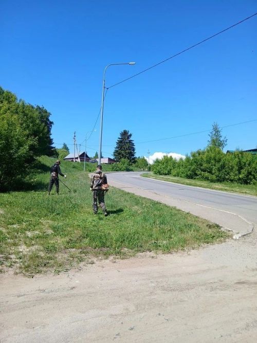 «Экогород» на страже порядка: в Лаишеве продолжаются работы по кошению травы