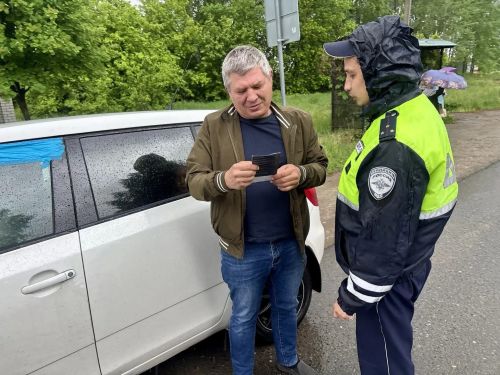 РЕЙД ДПС: ЗА ОДИН ЧАС НА БУКВАЛЬНО КАЖДОМ ВТОРОМ АВТО — НАРУШЕНИЕ.