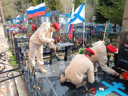 Лаишевские юнармейцы заботятся о могилах павших героев
