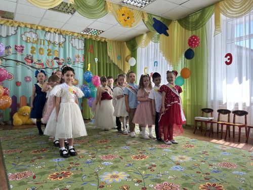 Выпускной в детском саду «Берёзка»: дошколята делают первый шаг во взрослую жизнь