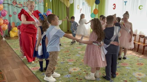 Выпускной в детском саду «Берёзка»: дошколята делают первый шаг во взрослую жизнь