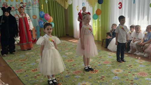Выпускной в детском саду «Берёзка»: дошколята делают первый шаг во взрослую жизнь