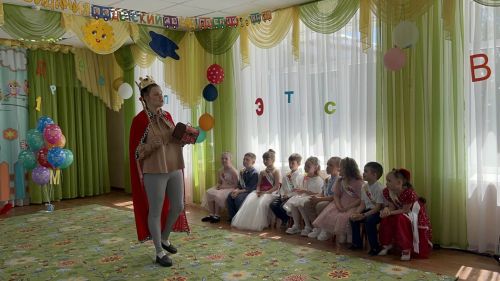 «Каенкай» балалар бакчасында чыгарылыш кичәсе: нәниләр зур тормышка беренче адым ясый!