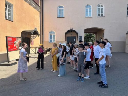 Лаишевские школьники увидели лазерное шоу в Казанском Кремле