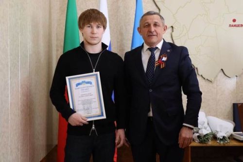 Лаеш районы башлыгы спорт, мәдәният һәм тәрбия өлкәсендәге уңышларны билгеләп үтте