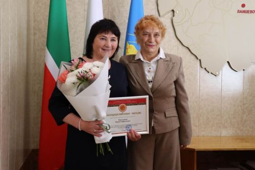 Лаеш районы башлыгы спорт, мәдәният һәм тәрбия өлкәсендәге уңышларны билгеләп үтте