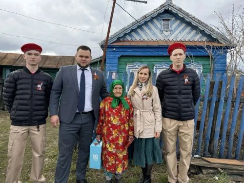 Юнармейцы Лаишевского района поздравили детей войны с Днем Победы