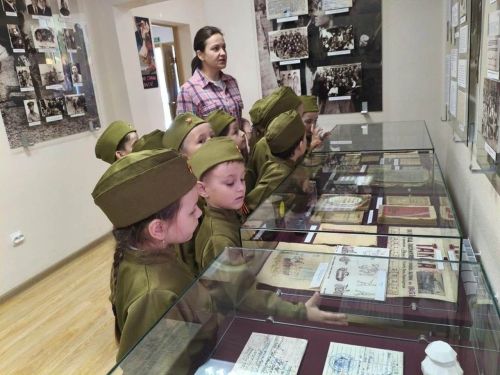 Вакыт аша: яшь артистларның маршы ничек батырлык юлына әверелде