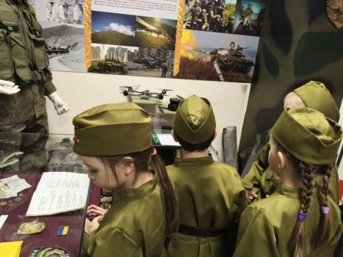Вакыт аша: яшь артистларның маршы ничек батырлык юлына әверелде