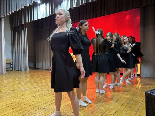 Память жива: в Лаишевском техникуме прошёл праздничный концерт ко Дню Победы