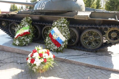 На памятнике героям спецоперации в Лаишево 195 имен