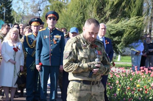 На памятнике героям спецоперации в Лаишево 195 имен