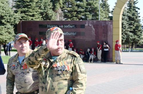 На памятнике героям спецоперации в Лаишево 195 имен