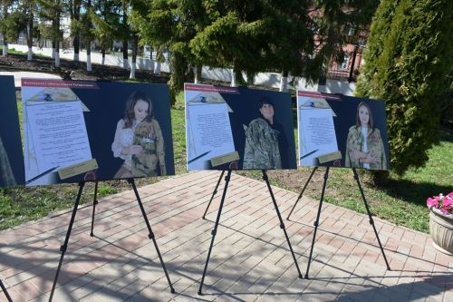 На памятнике героям спецоперации в Лаишево 195 имен
