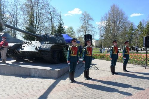 На памятнике героям спецоперации в Лаишево 195 имен