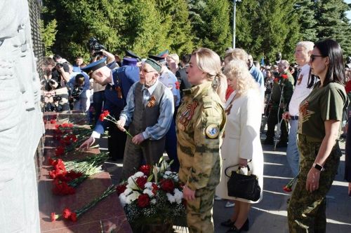 Лаешта тантаналы рәвештә МХО геройларына һәйкәл ачылды