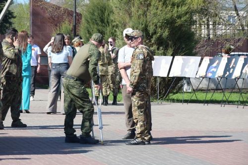На памятнике героям спецоперации в Лаишево 195 имен