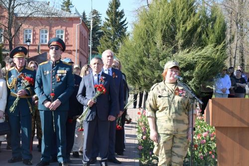 На памятнике героям спецоперации в Лаишево 195 имен