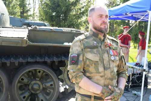На памятнике героям спецоперации в Лаишево 195 имен