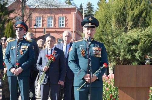 На памятнике героям спецоперации в Лаишево 195 имен