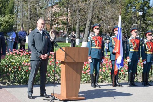 На памятнике героям спецоперации в Лаишево 195 имен