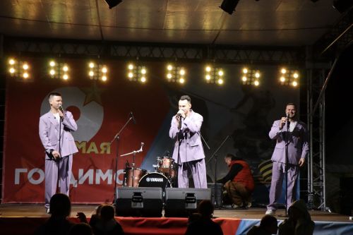 День Победы в Лаишеве завершился концертом кавер-групп «Барбара Бэнд» и «МИБ»