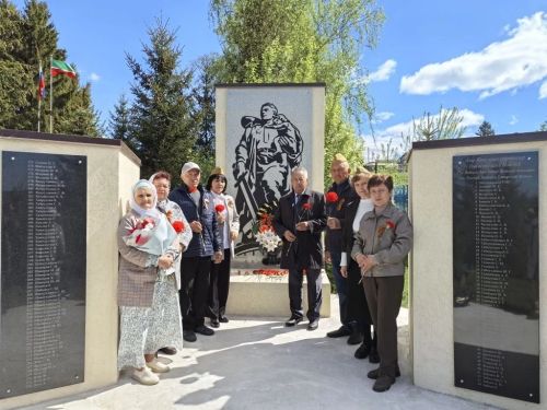 Татар Янтыгында Җиңү митингы: Геройлар исеме — йөрәкләрдә!
