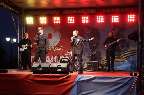 День Победы в Лаишеве завершился концертом кавер-групп «Барбара Бэнд» и «МИБ»