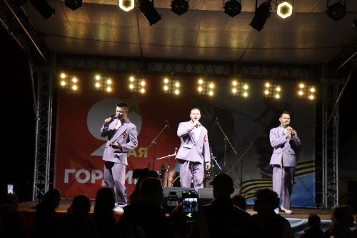 День Победы в Лаишеве завершился концертом кавер-групп «Барбара Бэнд» и «МИБ»