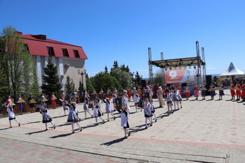На лаишевской Соборной площади прошел праздничный концерт ко Дню Победы