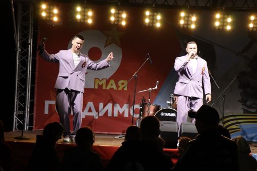 День Победы в Лаишеве завершился концертом кавер-групп «Барбара Бэнд» и «МИБ»